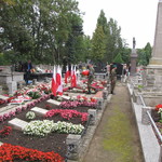 Złożenie kwiatów na grobach żołnierzy poległych w 1939 r.