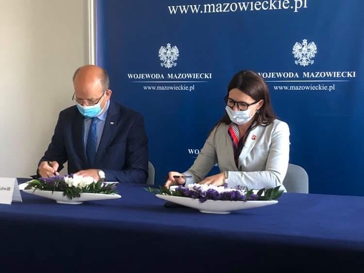 Ilustracja do artykułu Starosta Płoński i Wojewoda Mazowiecki podpisują umowę na dofinansowanie drogi powiatowej.jpg