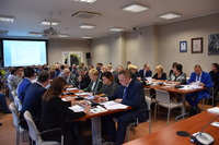 Radni podczas sesji Rady Powiatu Płońskiego