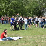 Młodzież ze szkół powiatowych uczestnicząca w pikniku