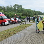 Grupa z Gminy Płońsk na terenie szkoły w Lisewie zbiera siły do dalszej jazdy