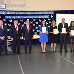 Nauczyciele którzy awansowali na stopień nauczyciela mianowanego wraz z przedstawicielami powiatu płońskiego