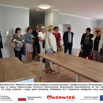 Radni Powiatu Płońskiego, pracownicy starostwa oraz Dyrekcja Domu Dziecka oglądają mieszkania rodzinkowe